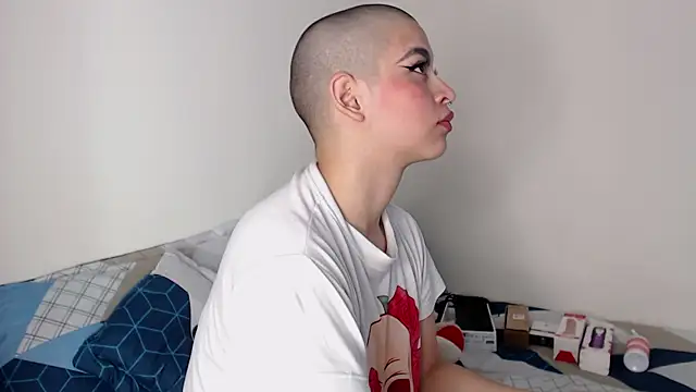 Bitsy Messy online show from 02-05-25, 08:32