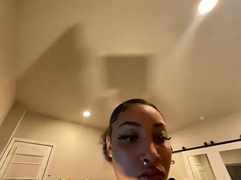 Snapshot of GoddessNih chatting on 01-08-25, 04:02 GoddessNih online show from 01-08-25, 04:02