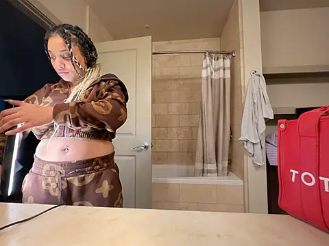 Snapshot of GoddessNih chatting on 02-01-25, 01:02 GoddessNih online show from 02-01-25, 01:02