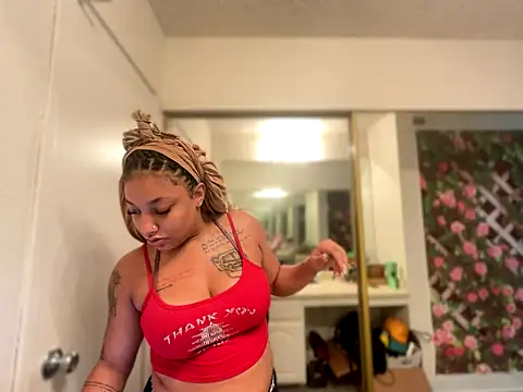 Snapshot of GoddessNih chatting on 09-15-25, 10:43 GoddessNih online show from 09-15-25, 10:43