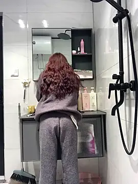 Aimeil online show from 01-17-25, 11:06