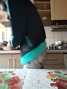 Snapshot of vulpe8400 chatting on 02-15-25, 10:33 vulpe8400 online show from 02-15-25, 10:33