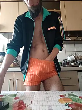 Snapshot of vulpe8400 chatting on 02-16-25, 10:43 vulpe8400 online show from 02-16-25, 10:43