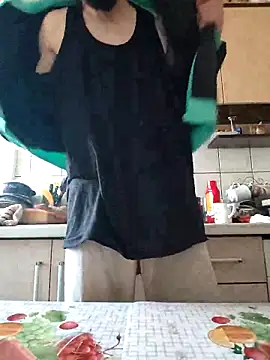 Snapshot of vulpe8400 chatting on 02-25-25, 08:36 vulpe8400 online show from 02-25-25, 08:36