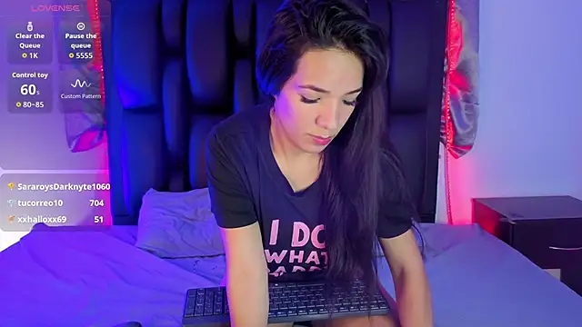 Snapshot of LuciaMoretti_ chatting on 02-07-26, 03:32 LuciaMoretti online show from 02-07-26, 03:32