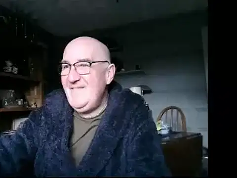 Snapshot of Adamdaddybear chatting on 12-12-24, 09:08 Adamdaddybear online show from 12-12-24, 09:08