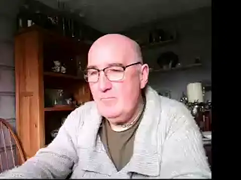 Snapshot of Adamdaddybear chatting on 12-12-24, 12:55 Adamdaddybear online show from 12-12-24, 12:55