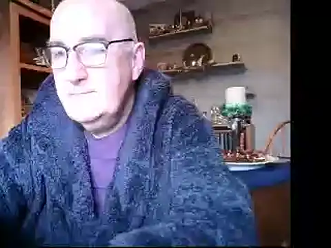 Snapshot of Adamdaddybear chatting on 12-16-24, 09:14 Adamdaddybear online show from 12-16-24, 09:14