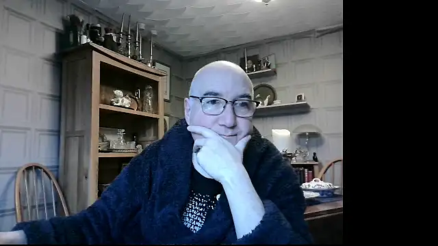 Snapshot of Adamdaddybear chatting on 01-08-25, 08:49 Adamdaddybear online show from 01-08-25, 08:49