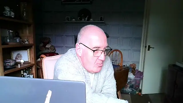 Snapshot of Adamdaddybear chatting on 01-13-25, 12:02 Adamdaddybear online show from 01-13-25, 12:02