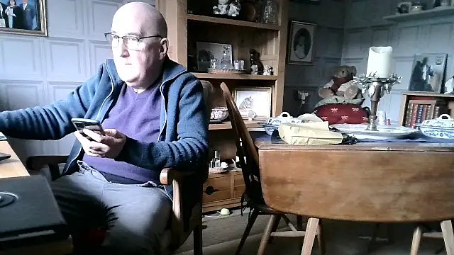 Snapshot of Adamdaddybear chatting on 01-22-25, 11:45 Adamdaddybear online show from 01-22-25, 11:45