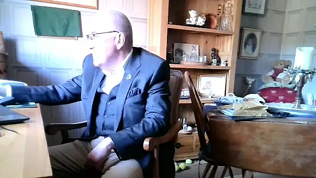 Snapshot of Adamdaddybear chatting on 01-30-25, 02:25 Adamdaddybear online show from 01-30-25, 02:25