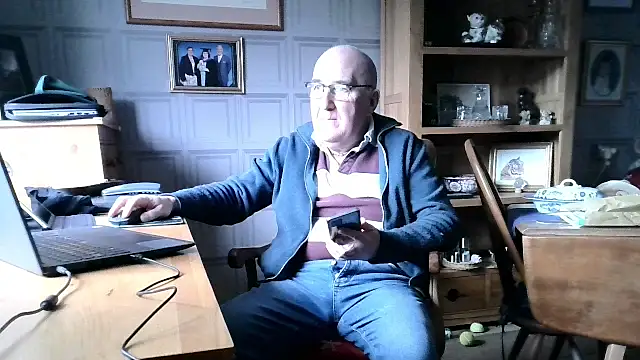 Snapshot of Adamdaddybear chatting on 02-01-25, 12:16 Adamdaddybear online show from 02-01-25, 12:16