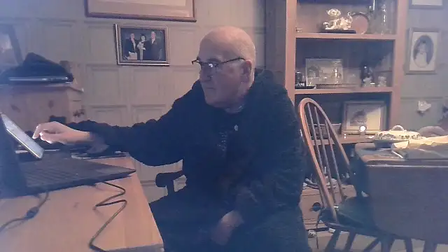 Snapshot of Adamdaddybear chatting on 02-01-25, 09:51 Adamdaddybear online show from 02-01-25, 09:51