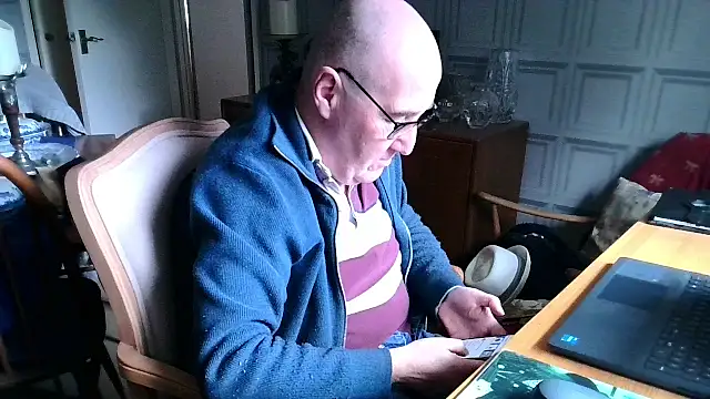 Snapshot of Adamdaddybear chatting on 02-03-25, 12:25 Adamdaddybear online show from 02-03-25, 12:25