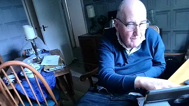 Snapshot of Adamdaddybear chatting on 02-14-25, 01:08 Adamdaddybear online show from 02-14-25, 01:08