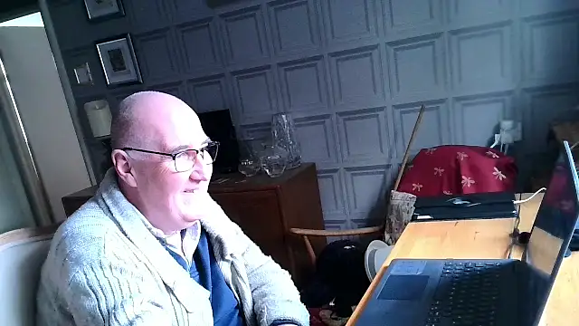 Snapshot of Adamdaddybear chatting on 03-06-25, 01:14 Adamdaddybear online show from 03-06-25, 01:14