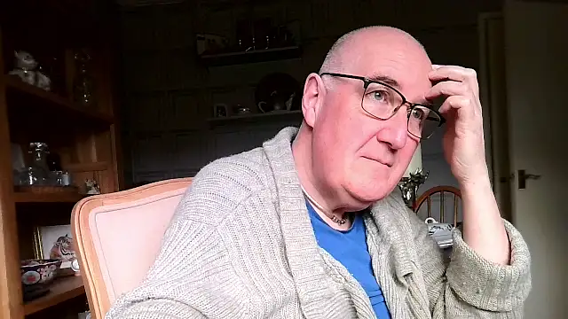 Snapshot of Adamdaddybear chatting on 03-08-25, 01:57 Adamdaddybear online show from 03-08-25, 01:57