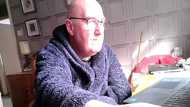 Snapshot of Adamdaddybear chatting on 03-11-25, 09:45 Adamdaddybear online show from 03-11-25, 09:45