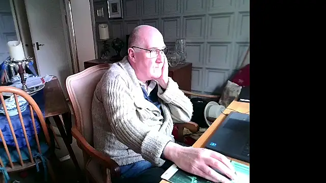 Snapshot of Adamdaddybear chatting on 03-17-25, 02:23 Adamdaddybear online show from 03-17-25, 02:23