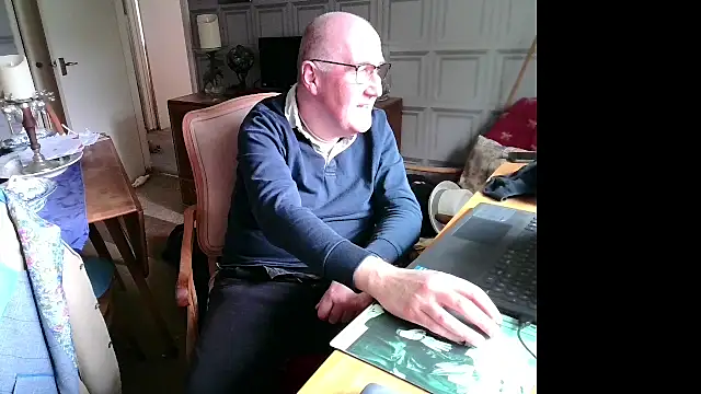 Snapshot of Adamdaddybear chatting on 03-19-25, 02:46 Adamdaddybear online show from 03-19-25, 02:46