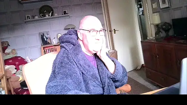 Snapshot of Adamdaddybear chatting on 03-21-25, 09:01 Adamdaddybear online show from 03-21-25, 09:01