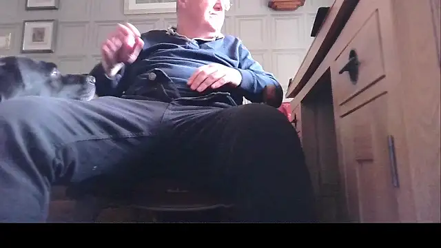 Snapshot of Adamdaddybear chatting on 03-21-25, 02:51 Adamdaddybear online show from 03-21-25, 02:51