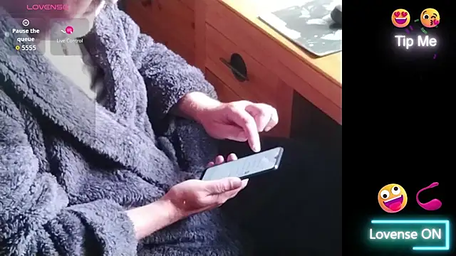 Snapshot of Adamdaddybear chatting on 09-13-25, 08:25 Adamdaddybear online show from 09-13-25, 08:25