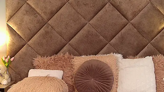 JaquelineM online show from 03-14-25, 05:05