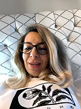 SukyGirl online show from 02-23-25, 07:55