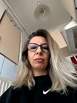 SukyGirl online show from 03-04-25, 12:44