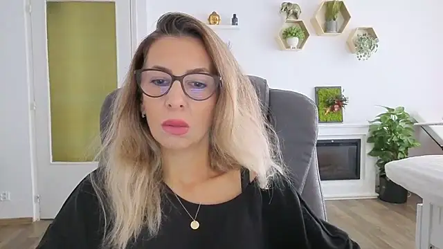 SukyGirl online show from 09-23-25, 06:49