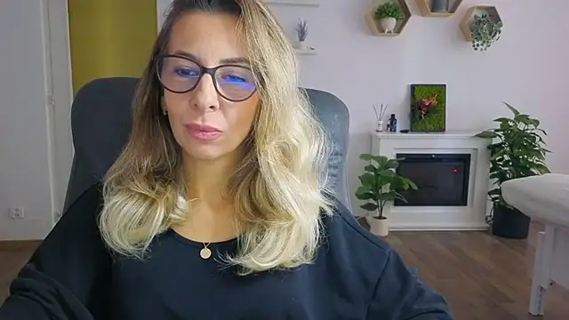 SukyGirl online show from 10-21-25, 07:42