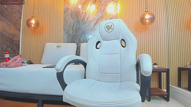 ella harper online show from 10-22-25, 03:29