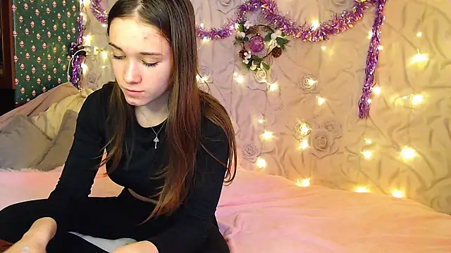 fluffy kitty  online show from 01-13-25, 07:43