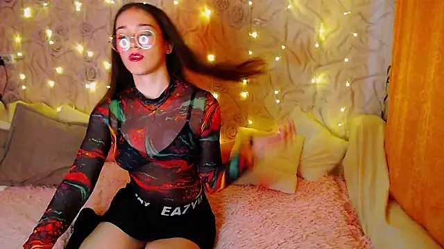 fluffy kitty  online show from 09-21-25, 03:30