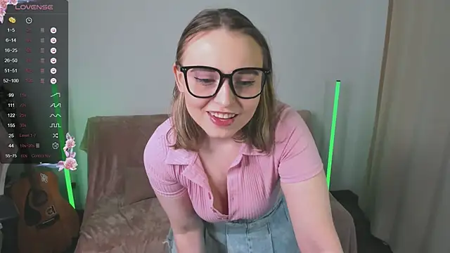 Snapshot of alysia_storm chatting on 01-18-25, 06:21 alysia storm online show from 01-18-25, 06:21