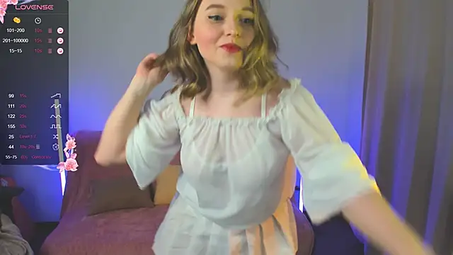 Snapshot of alysia_storm chatting on 03-01-25, 04:44 alysia storm online show from 03-01-25, 04:44