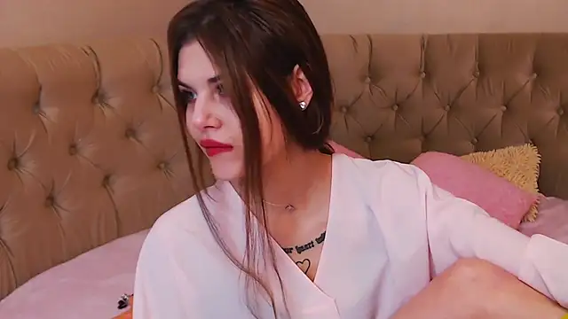 Snapshot of evelonel chatting on 11-15-25, 07:21 evelonel online show from 11-15-25, 07:21