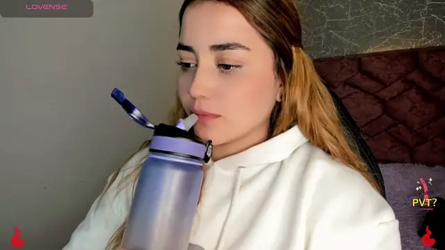 Snapshot of Lucia_star__ chatting on 01-03-25, 06:14 Lucia star online show from 01-03-25, 06:14