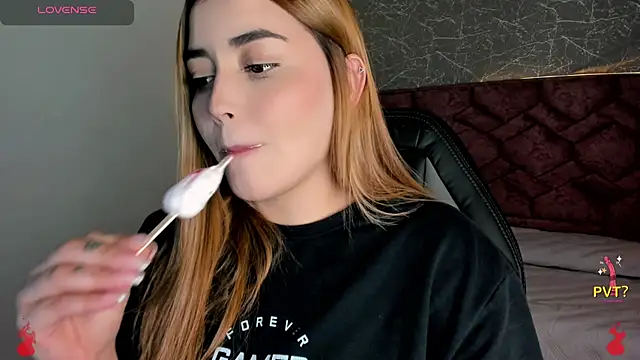 Snapshot of Lucia_star__ chatting on 01-07-25, 07:06 Lucia star online show from 01-07-25, 07:06