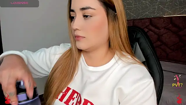 Snapshot of Lucia_star__ chatting on 01-11-25, 11:45 Lucia star online show from 01-11-25, 11:45