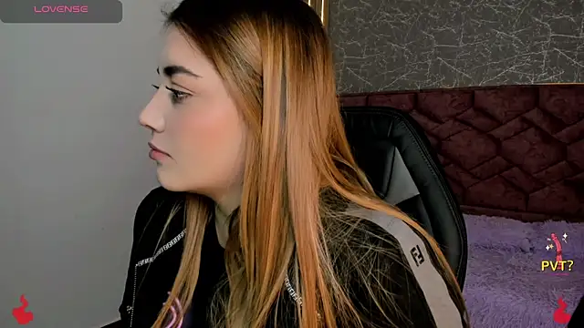 Snapshot of Lucia_star__ chatting on 01-13-25, 06:05 Lucia star online show from 01-13-25, 06:05