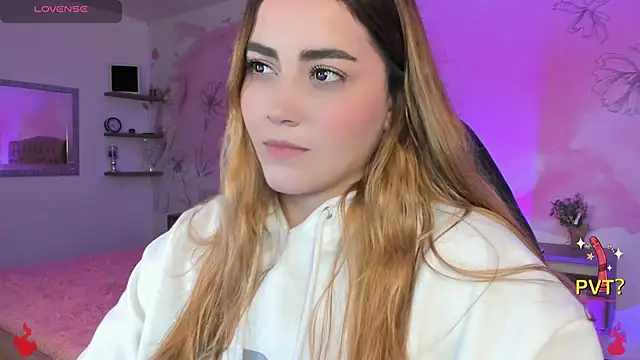 Snapshot of Lucia_star__ chatting on 02-12-25, 02:56 Lucia star online show from 02-12-25, 02:56