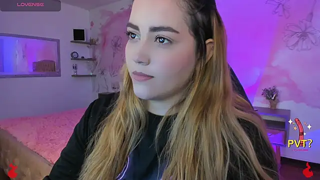 Snapshot of Lucia_star__ chatting on 02-14-25, 02:28 Lucia star online show from 02-14-25, 02:28