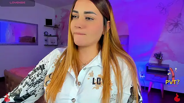 Snapshot of Lucia_star__ chatting on 03-05-25, 03:40 Lucia star online show from 03-05-25, 03:40