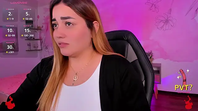 Snapshot of Lucia_star__ chatting on 03-11-25, 06:00 Lucia star online show from 03-11-25, 06:00