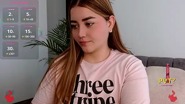 Snapshot of Lucia_star__ chatting on 10-18-25, 04:19 Lucia star online show from 10-18-25, 04:19