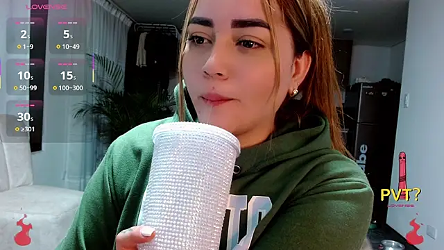 Lucia star   online show from 11-14-25, 01:15