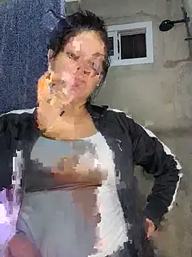 Snapshot of Romax2 chatting on 02-15-25, 03:42 Romax2 online show from 02-15-25, 03:42